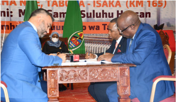 RAIS SAMIA ASHUHUDIA UTIAJI SAINI WA MIKATABA MIWILI KATIKA SEKTA YA RELI NCHINI